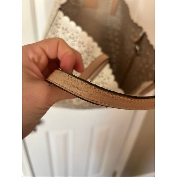 Coach white Perforated Market Tote With Scalloped Edges tote work tote - Picture 4 of 7